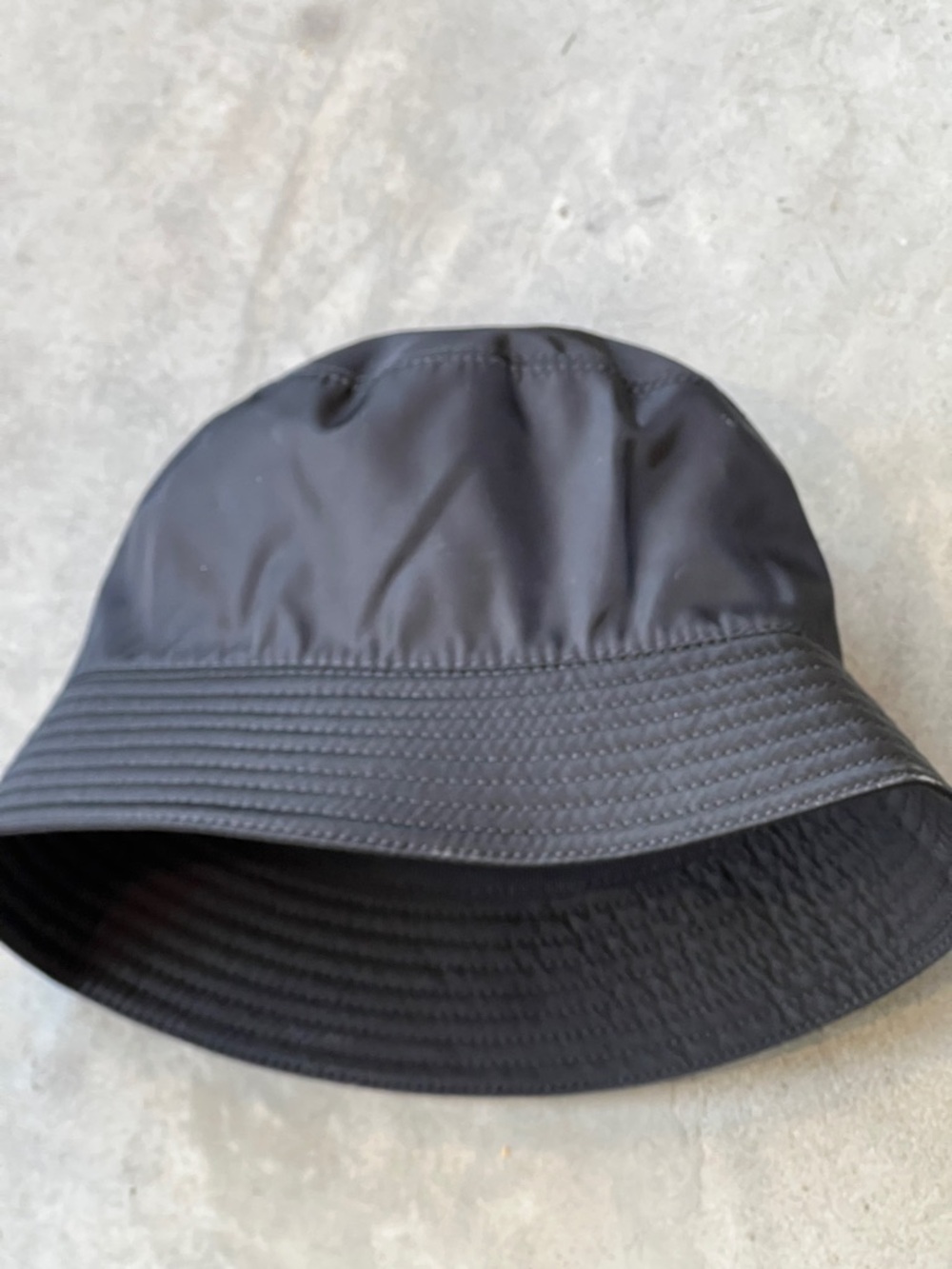 Prada Black Nylon Bucket Hat with Triangular Logo - Picture 3 of 4